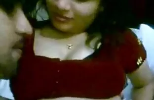 XXX 穆斯林女孩给你口交。 毛茸茸的老奶奶做爱