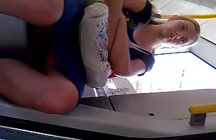 XXX 梅勒妮-拉丁人是字面上的巨人 毛茸茸的爸爸同性恋视频