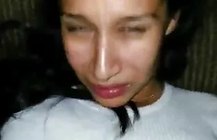 XXX 游戏公鸡的屁股 毛茸茸的裸体按摩