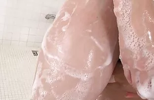 XXX 护士舔，她是生病的阴道。 毛茸茸的爸爸同性恋色情片