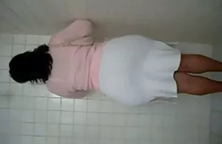 XXX 美丽的妈妈可怜的女孩通过老年妈妈 毛茸茸的妇女肛门