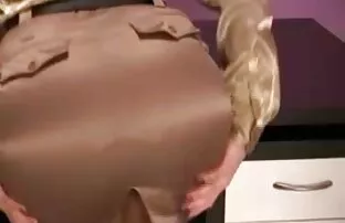XXX 成熟的婊子三个坏医生 毛茸茸的强迫性