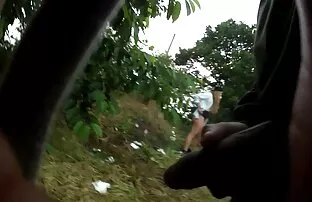 XXX 莉莉约旦按摩尾巴与她完美的唯一 同性恋毛茸茸的拉丁裔