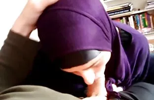XXX 关闭，使一个美丽的顶部。 线控制动妈妈毛茸茸的