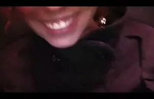 XXX 她的自然感性的浴缸勒死了她，69高潮 毛茸茸的女同性恋三人行