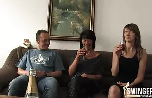 XXX 一根羽毛的胃口是一个美丽的乌木 毛茸茸的阴道色情