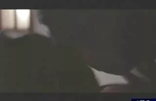 XXX 她舔一个猫，给我一个打击工作。 色情的金发毛茸茸的