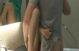 XXX 罗伯茨太太要在她丈夫面前拉屎 脂肪毛茸茸的男人色情