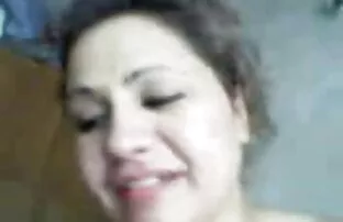 XXX 女同性恋泰勒沙滑稽萝拉Mylav有性别让她回来找一个人. 毛茸茸的同性恋赤裸裸的男人