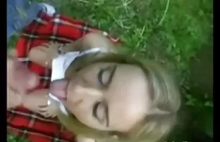 XXX 英国是在淋浴，摩擦他的距离。 性别女同性恋毛茸茸的
