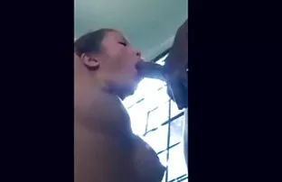 XXX 妹妹手球 浪漫的毛茸茸的性爱