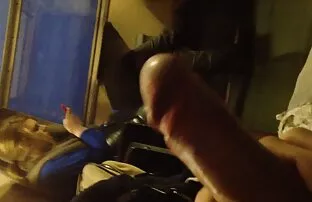XXX 美丽的辛迪正在等待性的屁股上的一个奴隶, 毛茸茸的腋下恋物癖