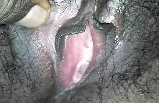 XXX 混血黑人妇女基拉比诺持久的好屁股 毛茸茸的妈妈的儿子色情