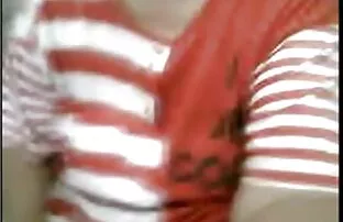 XXX 我手淫，我把我的阴部传播到这个，然后我来到这里玩得开心。 腋毛色情