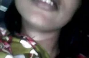 XXX 成熟的狗屎小黑侏儒猫. 复古性毛茸茸的