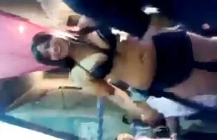 XXX 莉娜*保罗口交在桌子上本身。 毛茸茸的妈妈高清色情
